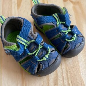Toddler’s Keen shoe